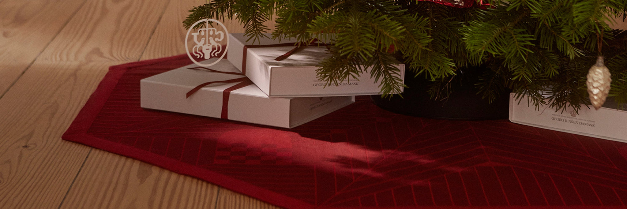 Weihnachts-Baumdecke – Gesteppter Krippen-Design Teppich main image 0