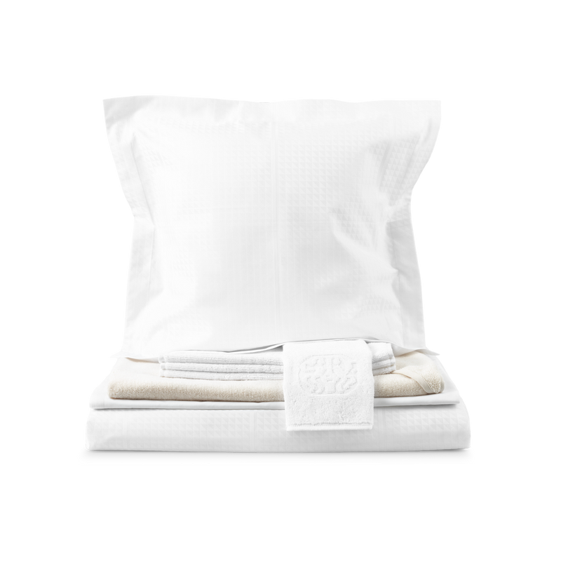 Facet White